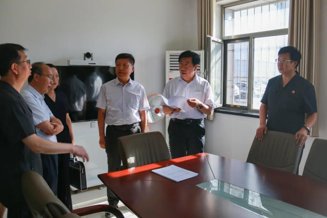 金牌调解，自然美景中的心灵之旅对话