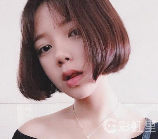 最新流行女短发发型，掀起时尚新浪潮烫发风采抢先看！